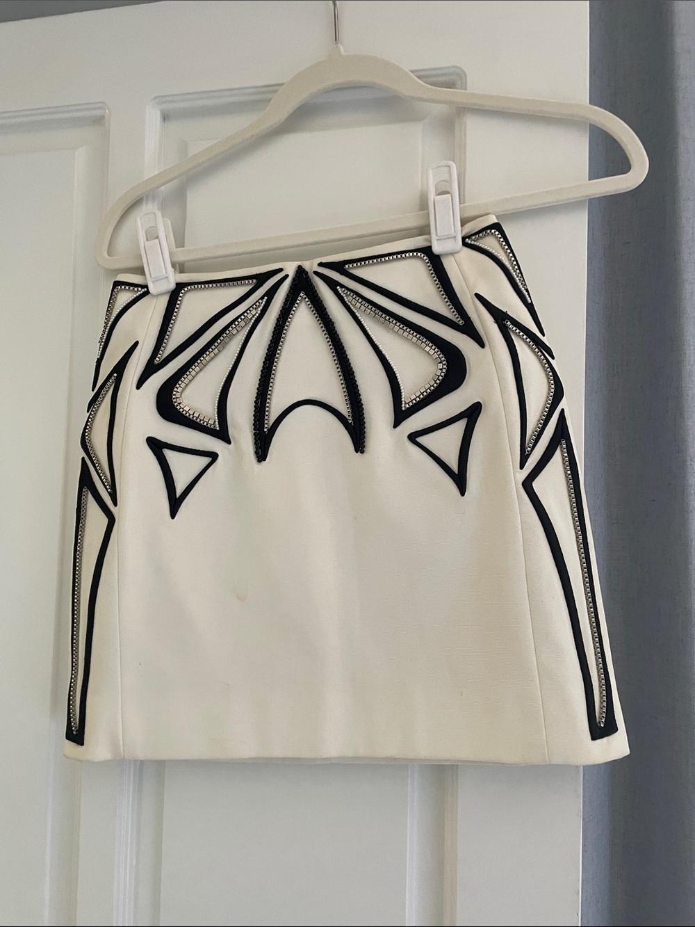 sass & bide White Mini Skirt with Black Trim and pearl Detail Euro 36